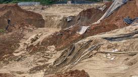 Colapsa laguna de almacenamiento de aguas mineras en Abangares