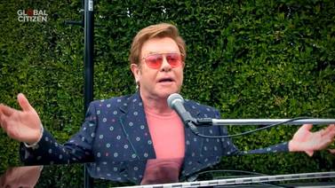 Elton John hospitalizado luego de sufrir caída en su casa en Francia