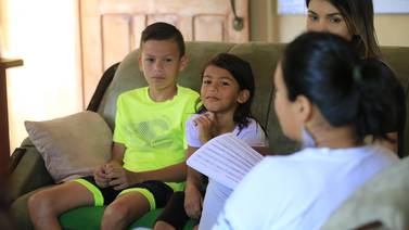 Mamá de las Vargas enseña a amas de casa de Puriscal a entrenar a sus hijos 