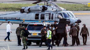 Gobierno de Colombia ofrece recompensa por información sobre ataque a helicóptero del presidente