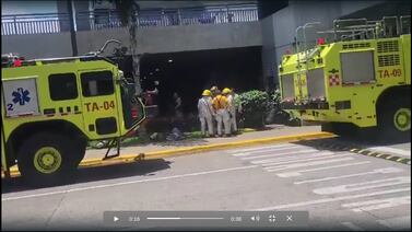 Fuga de gas en un carro en el parqueo del aeropuerto Juan Santamaría genera evacuación preventiva