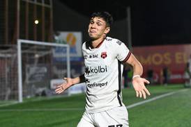Las emociones en Paraguay por el gol decisivo de Fernando Lesme para Alajuelense