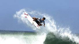 Jason Torres conquistó la segunda fecha del Circuito Nacional de Surf en su tierra