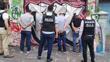 Policía Judicial arresta a cuatro hombres por hurto de ¢50.000 a pasajero en autobús de Turrialba 