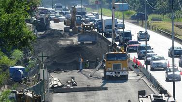 Puentes bailey fueron retirados hoy de General Cañas para iniciar trabajos de relleno