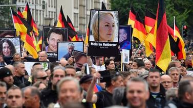 Ministro llama atención a los alemanes por pasividad frente al racismo