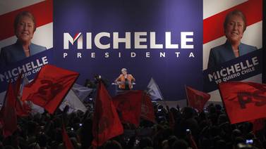    Bachelet iría camino a fácil victoria para ser candidata   en Chile     