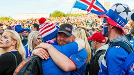 Aficionado inglés que apoyaba a Islandia fue apuñalado en París