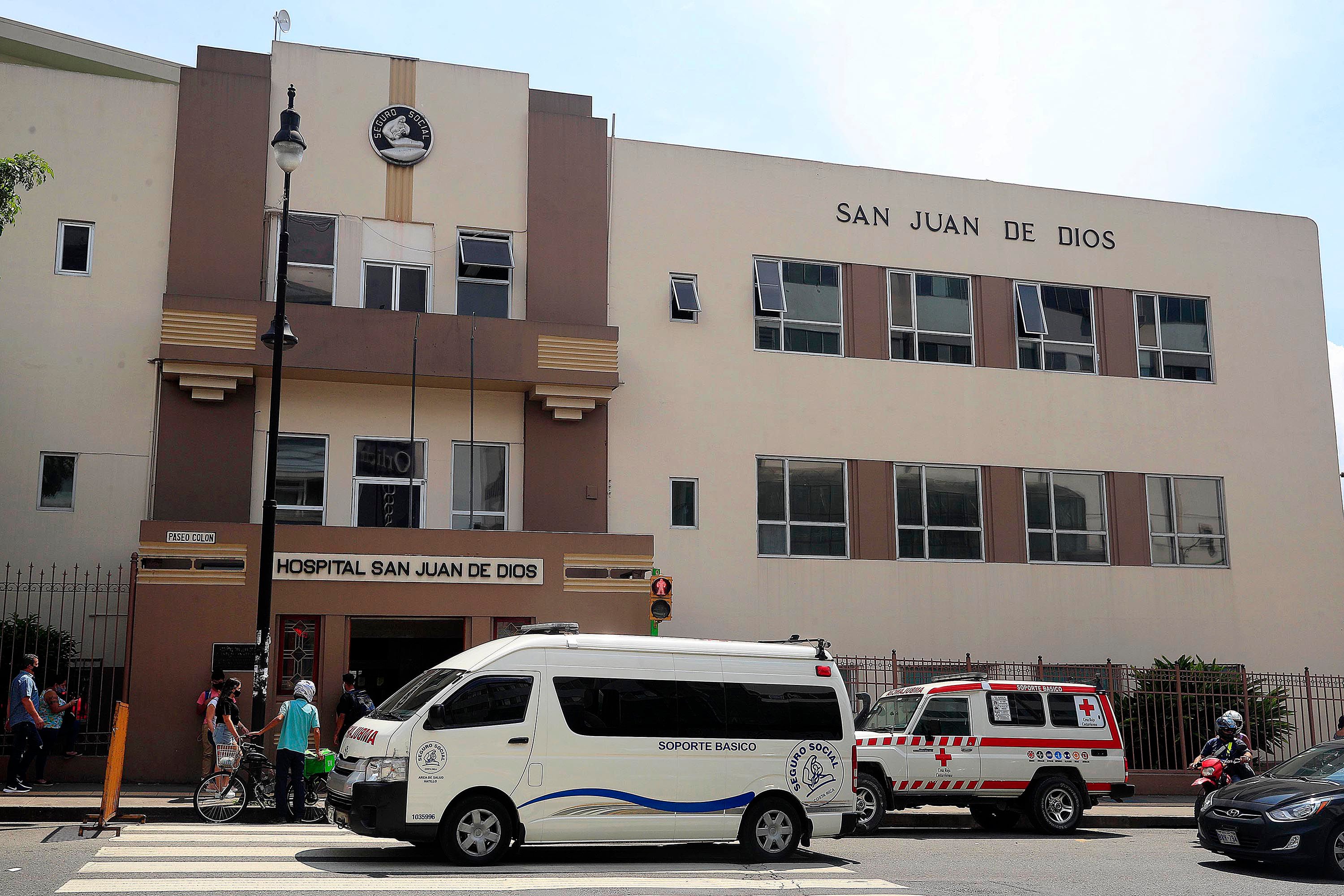 El sujeto ingresó con una pistola sin permisos al Hospital San Juan de Dios. 
