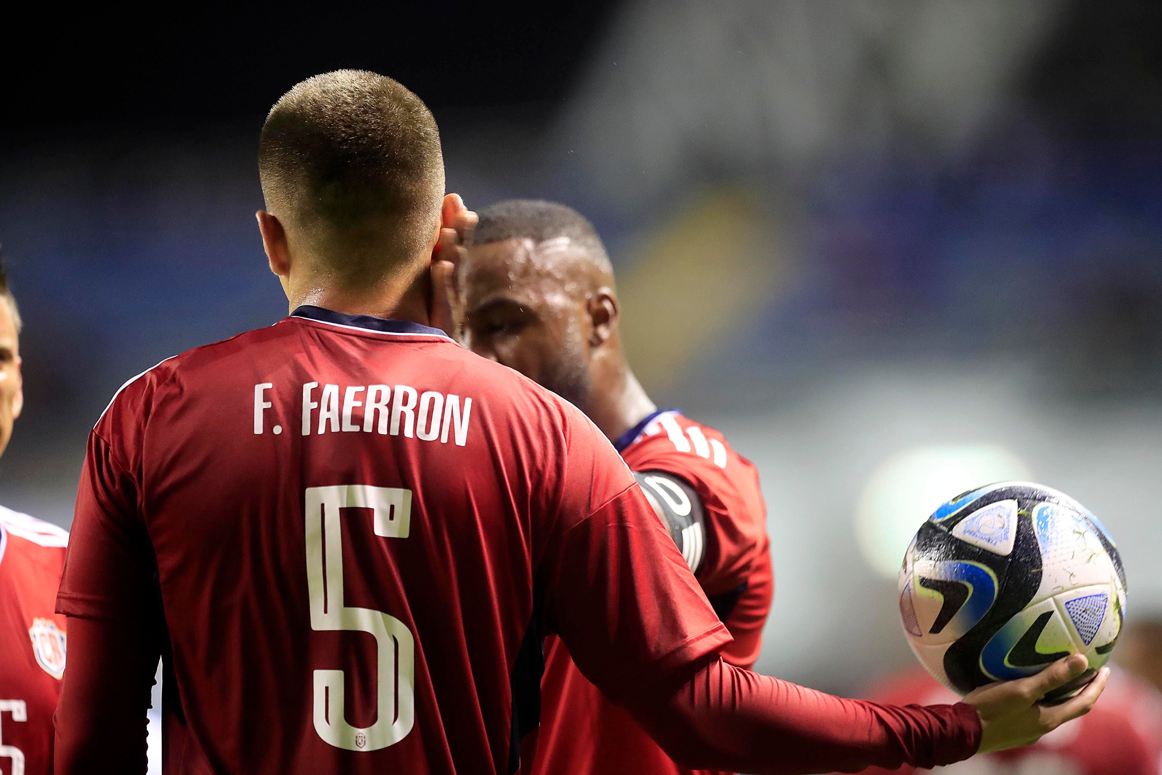 Con sus acciones, Fernán Faerron le da la espalda a la Selección de Costa Rica.