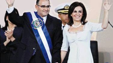 Policía captura a exprimera dama de El Salvador por supuesto vínculo con red de corrupción