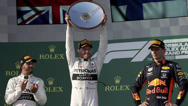 Bottas supera a su compañero Hamilton y gana GP de Australia 
