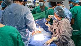 Cirujanos reparan válvula del corazón con incisión de solo cuatro centímetros