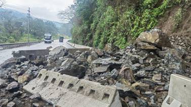 Conavi cierra paso por Cambronero por deslizamientos