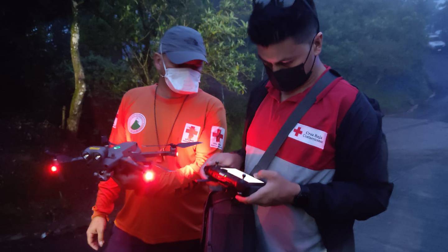 Los rastreos con drones permitieron revisar zonas de difícil acceso, pero el paradero de Alvarez, de 47 años,  sigue siendo desconocido. Foto: Cortesía Cruz Roja.