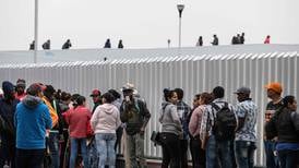 El arancel de Trump a México aumenta la angustia de los migrantes 