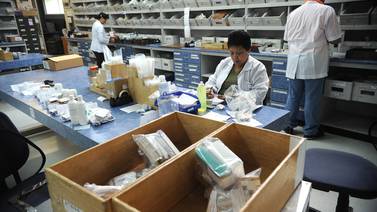 Farmacias de CCSS se quedan sin medicina para 5.000 enfermos de VIH-sida por nuevo atraso de proveedor 