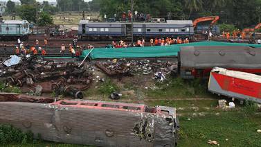Catástrofe ferroviaria en India vinculada a fallo de señalización