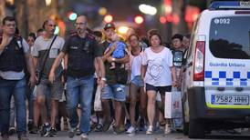 Dos ticas sufrieron 'heridas leves' por atentado en Barcelona, dice la Cancillería
