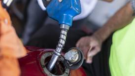 Fuerte baja en venta de combustibles pone en aprietos a las gasolineras