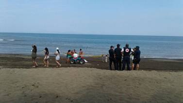 Cruz Roja recupera cuerpo de adulto frente a playa Agujas