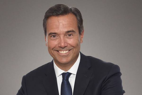 Presidente de Credit Suisse Group renuncia tras infringir normas de cuarentena por covid-19