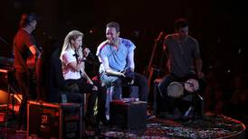 Shakira y Coldplay, entre otros, ofrecerán concierto en apoyo a investigación sobre vacuna de covid-19