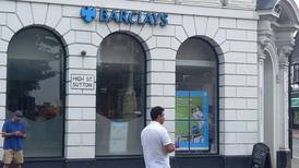 Banco británico Barclays dejará de financiar nuevos proyectos de petróleo y gas