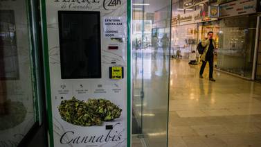 Conozca la primera máquina expendedora de cannabis que se pone en Grecia