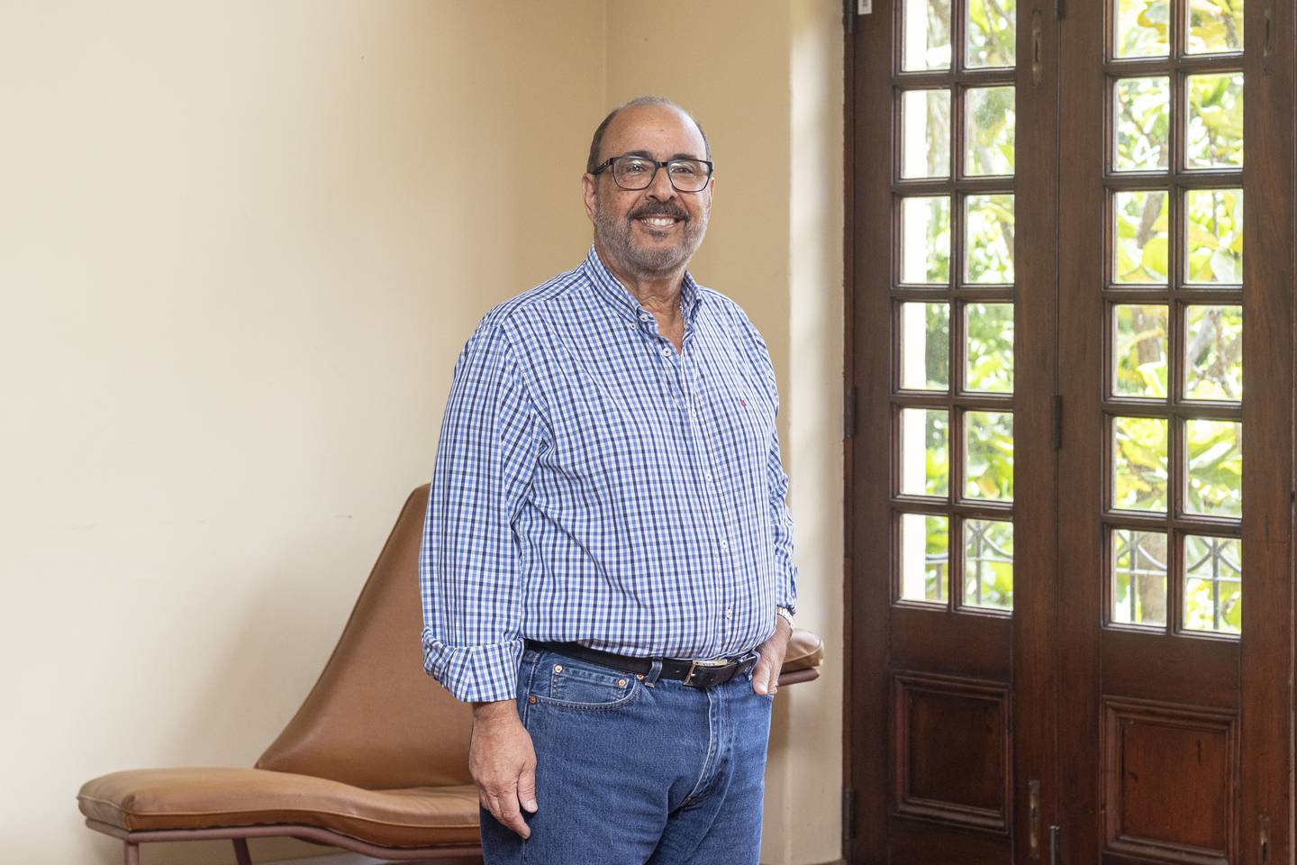 24/04/2024. Retratos al presidente del Grupo Unicomer, Mario Simán. Marriot Hacienda Belén. Fotografía: Lilly Arce.