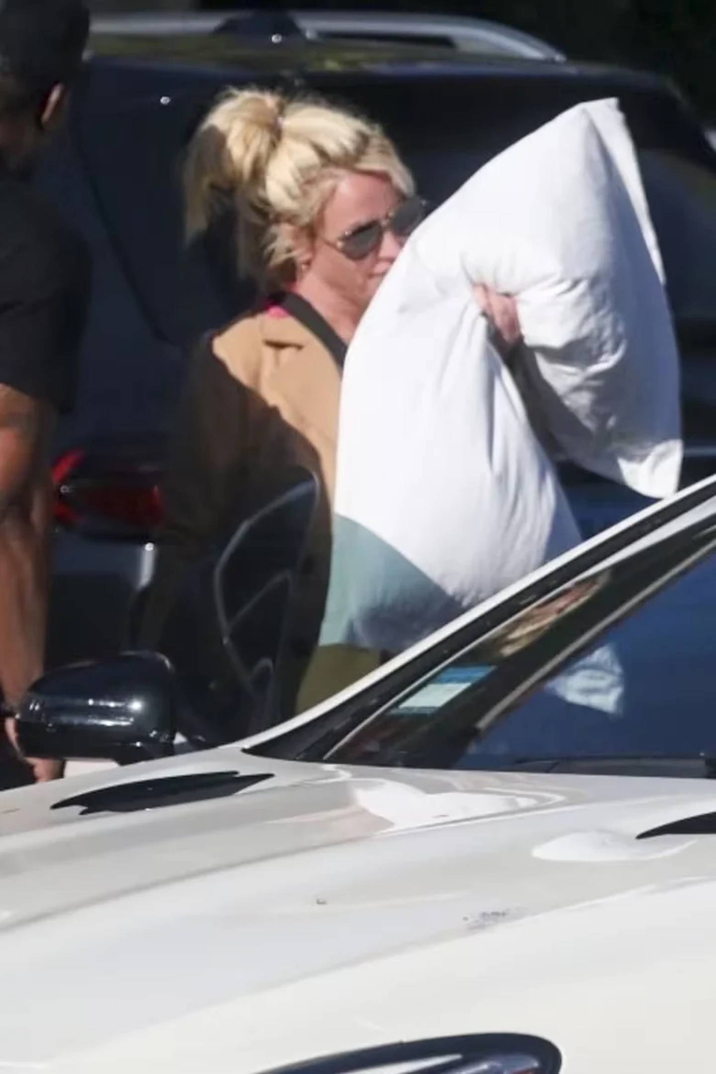Britney Spears. Britney Spears estuvo acompañada de Paul Richard Soliz, personal de su confianza, durante su alojamiento en un hotel en Los Ángeles
Backgrid/The Grosby Group