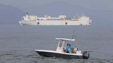 Barco hospital de la Marina estadounidense llega a Puntarenas para brindar atención médica