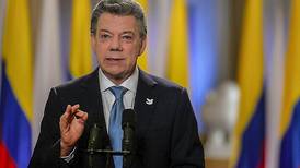 Colombia logra nuevo pacto con FARC pero siguen incógnitas sobre la paz