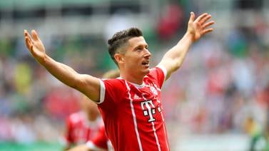 Doblete de Robert Lewandowski pone líder al Bayern Múnich