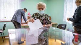 Polonia elige presidente en una reñida segunda vuelta