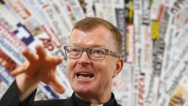 Experto jesuita pide cambio en Derecho Canónico para juzgar a obispos abusadores