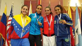 Karateca Ashley Binns es campeona Iberoamericana
