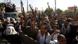 Combatientes de al-Qaeda toman control   de  sitios  clave    en Yemen