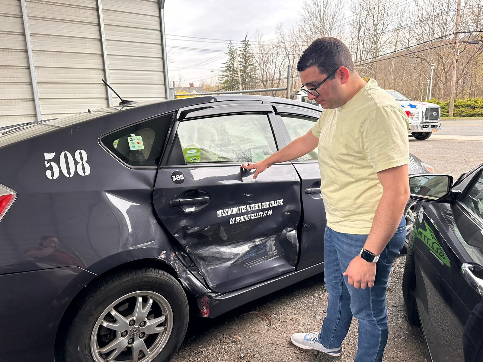Elías Alvarado ya cuenta con un nuevo vehículo con el cual retornará a su labor como taxista, luego de haber sufrido un accidente en un centro comercial.