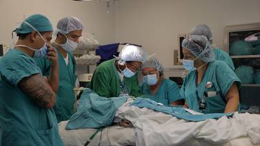 Cada hospital deja sin operar unos 20 pacientes al día por sospecha de contaminación de anestesia