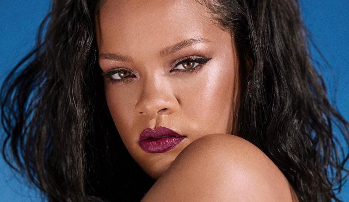 En el 2017 el gobierno de la isla nombró 'Rihanna Drive' a la calle que vio crecer a la cantante. 