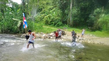 Muchas antorchas de la Independencia desfilaron entre valles, ríos y montañas de Costa Rica