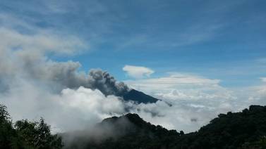 Volcán Turrialba extiende  área  afectada por ceniza