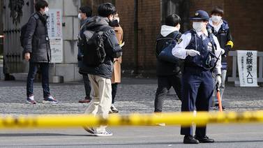 Tres personas heridas en un ataque con cuchillo en la Universidad de Tokio