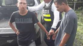 Policía arresta a dos individuos que asaltaron a turistas españoles dentro del parque Rincón de la Vieja