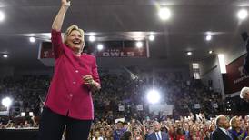 Hillary Clinton  emprende la lucha por  atraer votos de trabajadores blancos