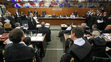 Tribunal dicta duras penas a involucrados en la corrupción que devora a Roma