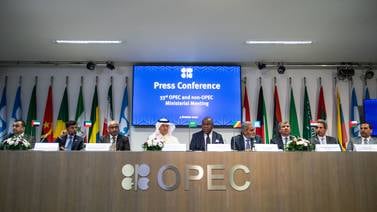 Petróleo vuelve a subir tras anuncio de recorte de producción de la OPEP+