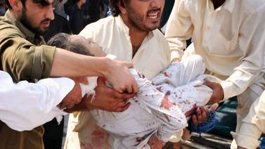 Coche-bomba deja 17 muertos en Pakistán