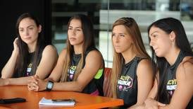 Cuatro atletas ticas asumen exigente reto para motivar a mujeres a hacer deporte